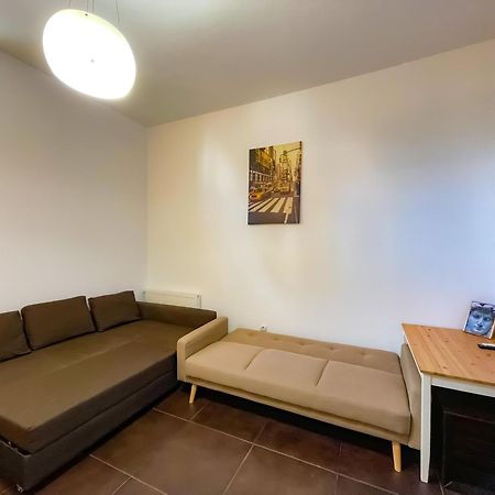 Cool Flat In The Heart Of Bucharest'S Fun And History Appartement Buitenkant foto