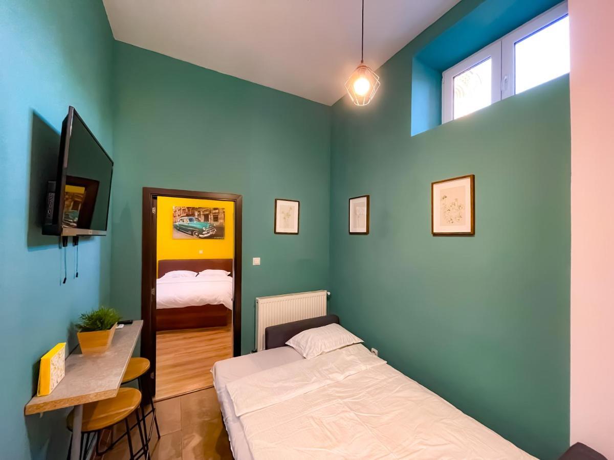 Cool Flat In The Heart Of Bucharest'S Fun And History Appartement Buitenkant foto