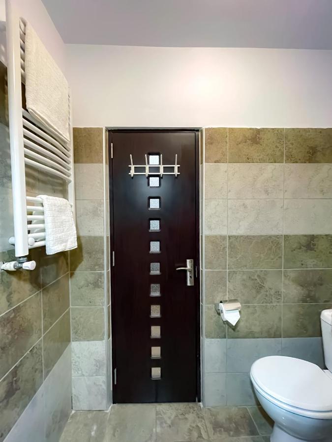 Cool Flat In The Heart Of Bucharest'S Fun And History Appartement Buitenkant foto