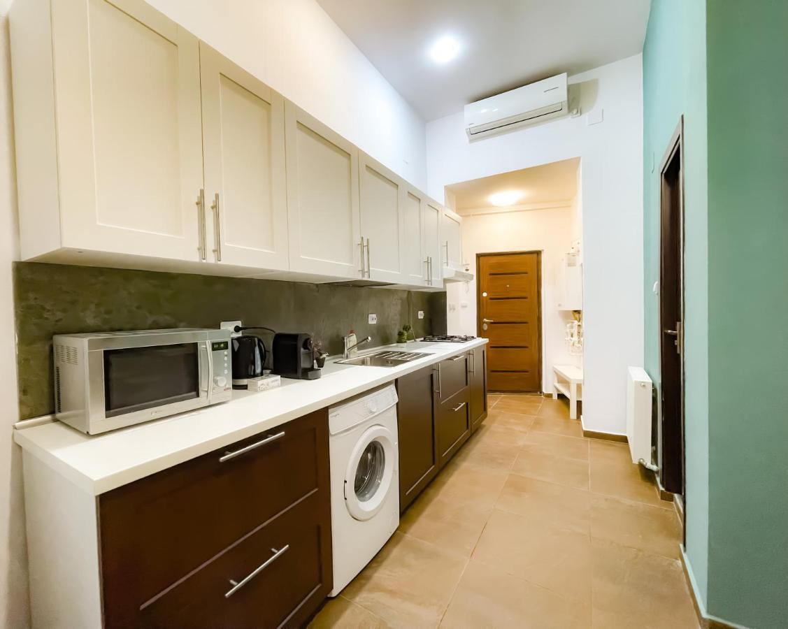 Cool Flat In The Heart Of Bucharest'S Fun And History Appartement Buitenkant foto