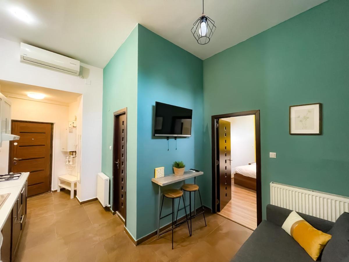 Cool Flat In The Heart Of Bucharest'S Fun And History Appartement Buitenkant foto