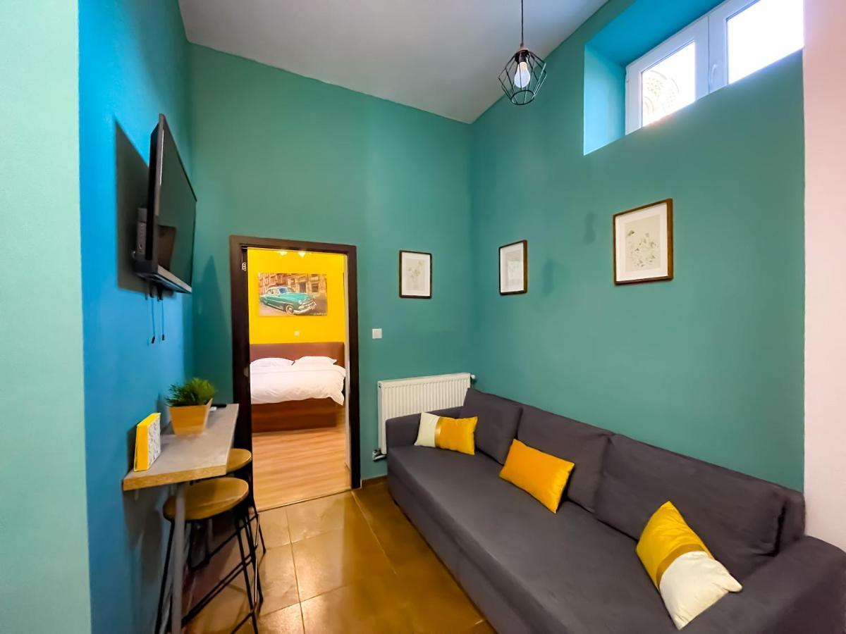 Cool Flat In The Heart Of Bucharest'S Fun And History Appartement Buitenkant foto