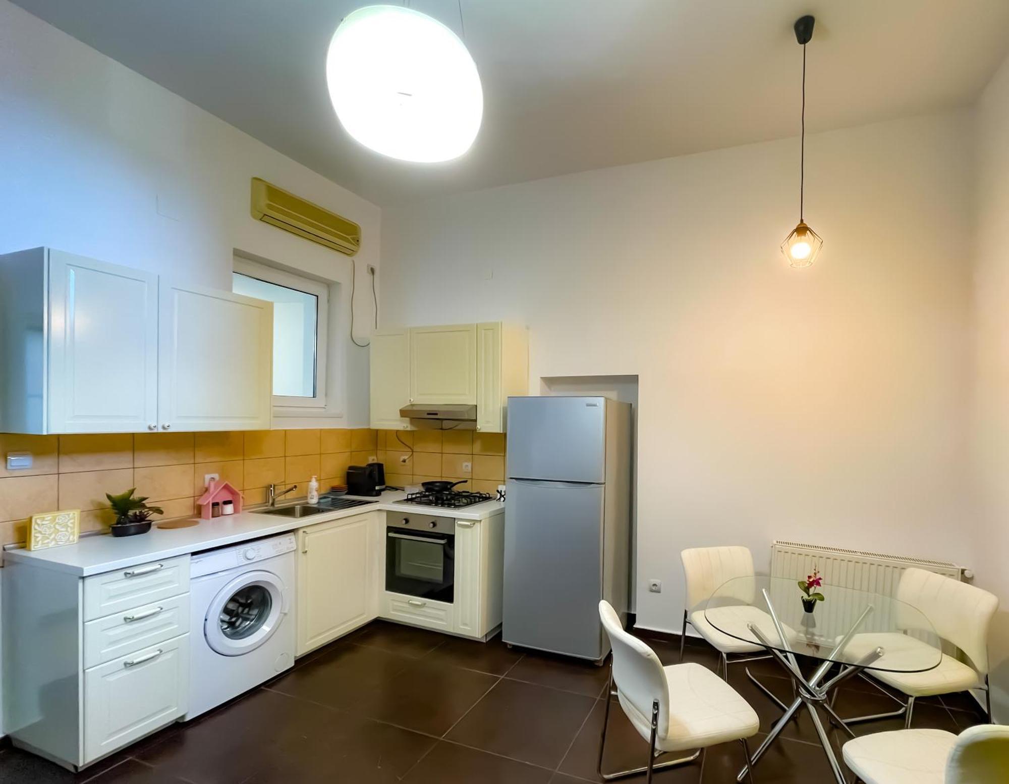 Cool Flat In The Heart Of Bucharest'S Fun And History Appartement Buitenkant foto