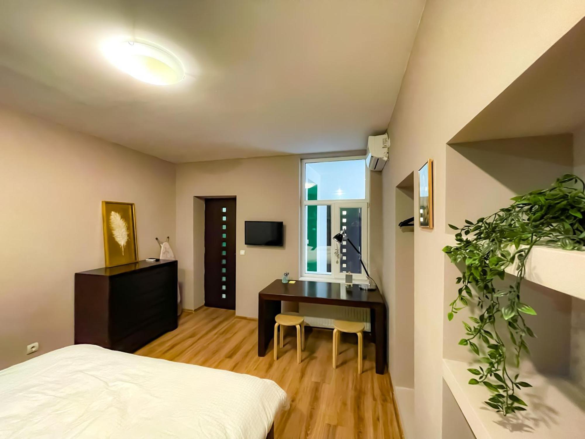 Cool Flat In The Heart Of Bucharest'S Fun And History Appartement Buitenkant foto